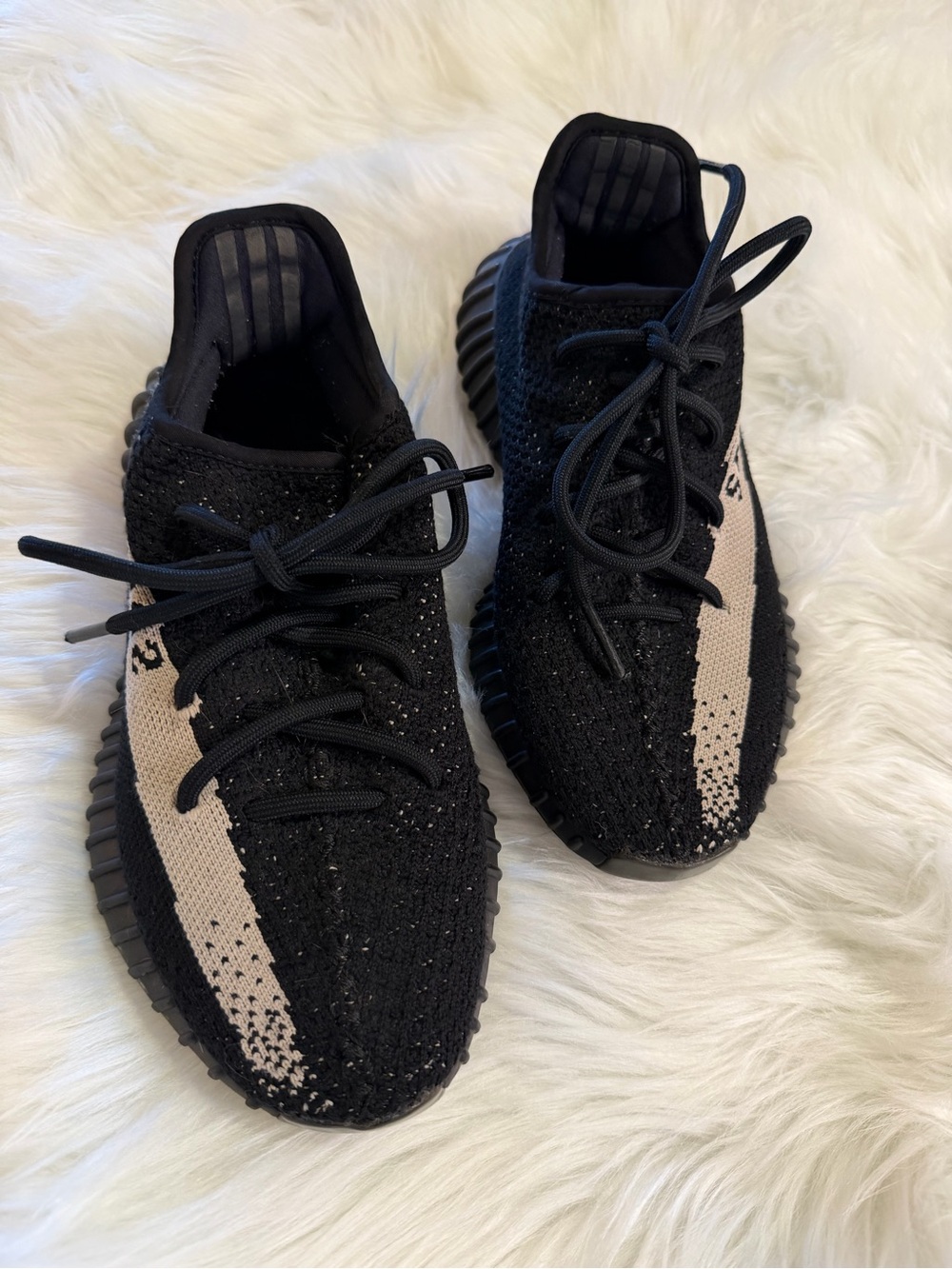 adidas Yeezy Boost 350 V2 Core Black White Oreo Sneakers Kids 4.5Y / Women’s 5.5